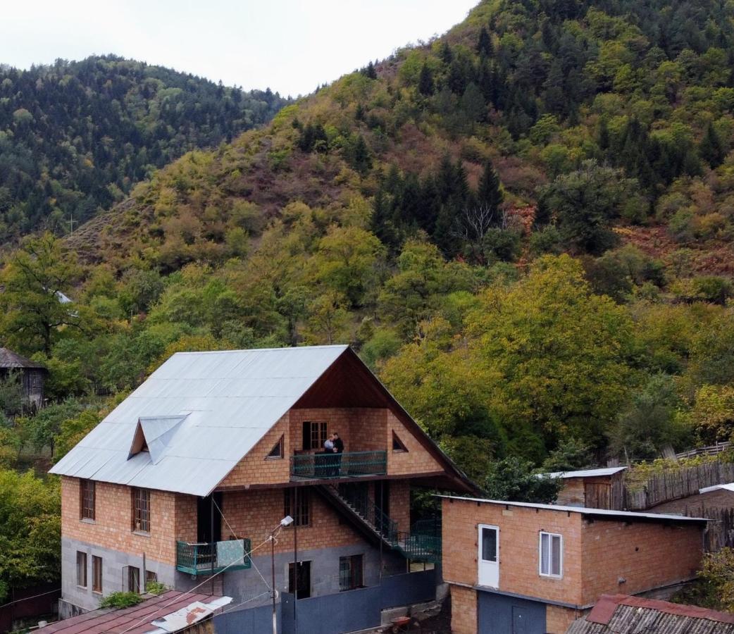 Strawberry Hotel Borjomi Bagian luar foto