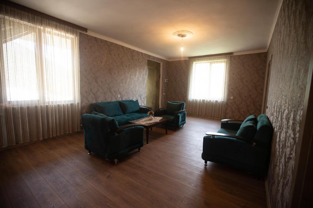 Strawberry Hotel Borjomi Bagian luar foto