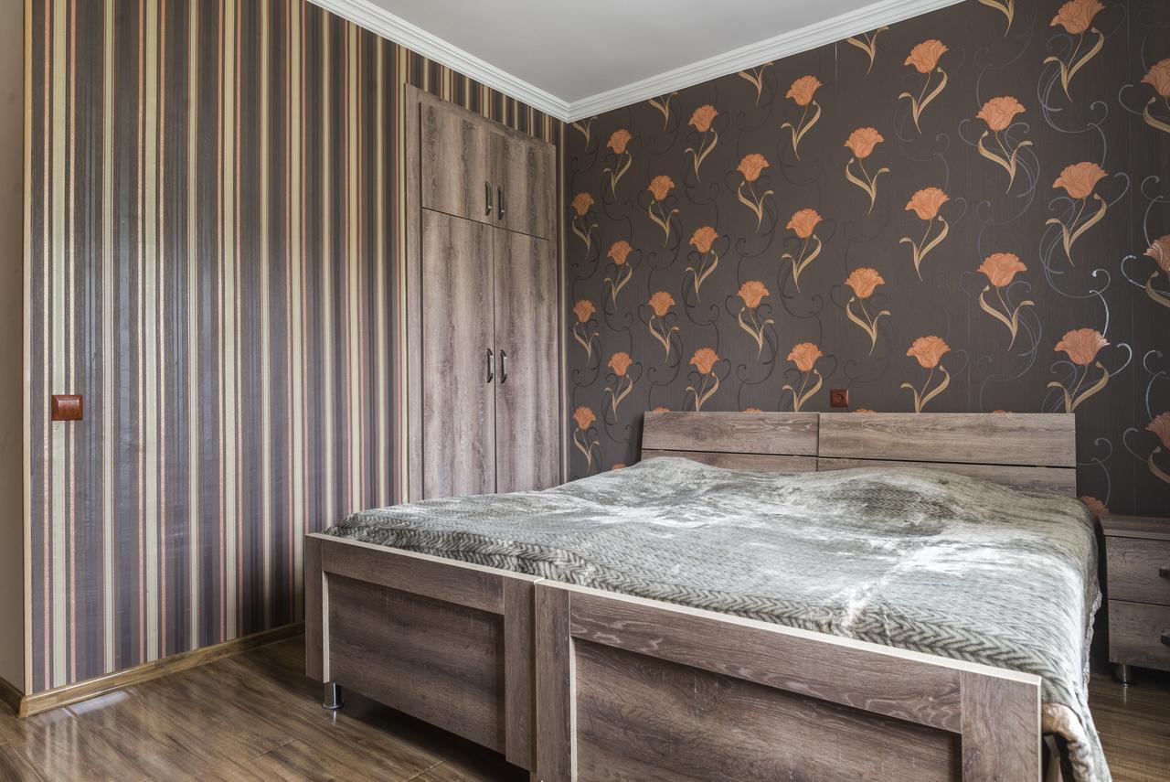 Strawberry Hotel Borjomi Bagian luar foto